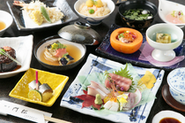 日本料理　料亭　门松_可以感受到随着季节而变换的各种美味佳肴『季节正宗日本怀石套餐』