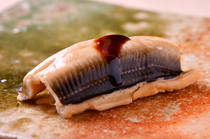 SUSHI善 总店_松软适口的“海鳗饭团”