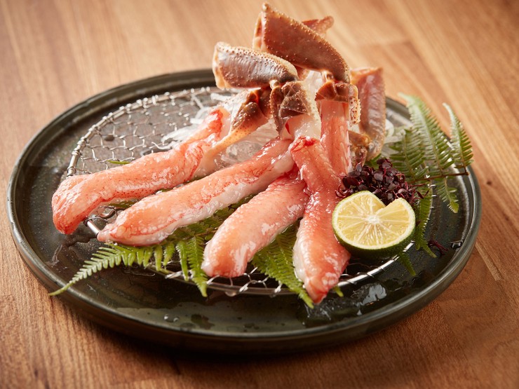 越前_可充分品尝螃蟹原味的特色菜“蟹肉生鱼片”