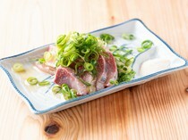 鰤鱼涮涮锅与日本酒 喜喜 鸟饲店_充分活用新鲜鰤鱼的下酒菜“芝麻鰤鱼”