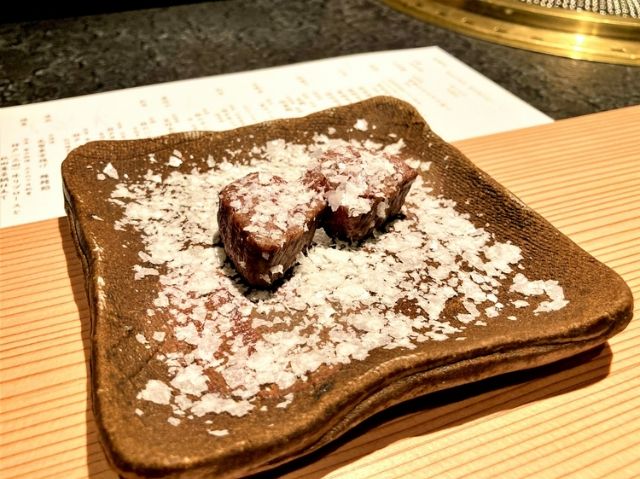 体验“肉”之精华的乐趣!品味肉类深度的新方法 | 日本料理 牛肉料理