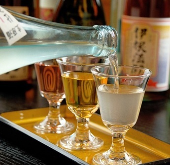 用日本料理清酒为京都的美食体验画上句号!探索5家拥有清酒专家的餐厅