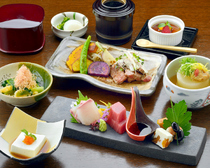 御曹司 KIYOYASU邸 镰仓王子酒店_采用四季多彩食材，时令美味与四季风情并享的“味觉御膳”