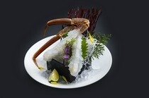 松叶蟹总店_刺激五感的顶级美味“松叶蟹生鱼片”