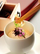 菜屋  WADAYA  大阪御初天神店_
  能充分享受自制豆腐带来的美味和乐趣“特制冷豆腐”