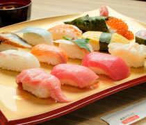 大起水产回転寿司　道顿堀店_能够充分体验制作寿司的乐趣“寿司制作体验  5000日元方案”