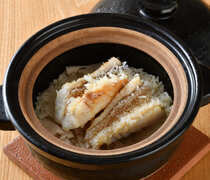东京和食 RIKUU 惠比寿店_香气、口感、美味的三重奏“马头鱼的松笠烧和莲藕的砂锅饭”