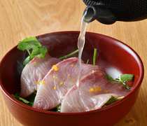 东京和食 RIKUU 惠比寿店_请浇上热腾腾的汤汁品尝。“鰤鱼和三关水芹的涮涮锅”