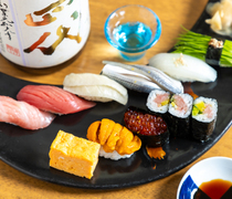 SUSHI BAR  DEIGO_新鲜的寿司素材，丰富多样的“寿司拼盘(特选)”