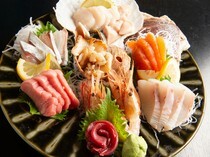 函馆 大家的居酒家 SUZUYA_新鲜打捞！可以品尝到鲜美多脂海鲜的「刺身拼盘」