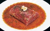 SanKa亭_分量满分的人气菜品“王肋烧肉”2〜3人