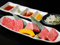 烤肉 AKAMIUSHI　惠比寿_“赤身牛3种拼盘”严选3种稀少部位，每日一变