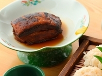 割烹福寿司 高津户_【福寿司】特有之醇香与口感溶软的“红烧肉”