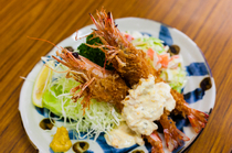 炸猪排八千代_以新鲜活虾制作的招牌料理“炸日本对虾份儿饭”