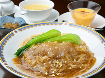和风中华料理　招龙亭_可以品尝到高级食材的“鱼翅勾芡炒饭套餐”