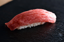 寿司店　木原_7月～1月会有新鲜金枪鱼的“津轻海峡产金枪鱼”