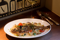 Osteria da K.［Kappa］_利用刚送到的鲜鱼制作的名产料理『意大利式水煮鲜鱼』