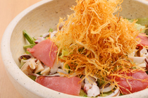 寿司　花吉_用当地蔬菜与海鲜类做成的盛宴『花吉海鲜沙拉』（3～4人份）