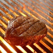 Grilled Aging・Beef TOKYO新宿三丁目店_肉汁浓郁的"厚片大块烤肉100g～"