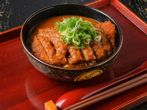 喝钝_日式咖喱酱，绝品“咖喱炸猪排盖饭〳含1块猪排・日式咖喱炸猪排（辣）”