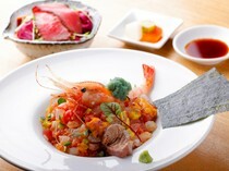 筑地 BON・MARCHE_使用根据季节而采选的大量海鲜制成的“海鲜意大利风格散寿司”