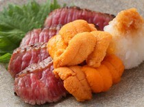 寿司 永吉_牛肉和海胆成为最棒组合。享受奢华味道的“黑毛和牛搭配烤海胆”