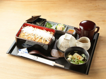 鳗鱼家 SHIBA福屋_食盐和胡椒融汇出的豪快感新经典料理，“耐力柜蒲烧鳗鱼”
