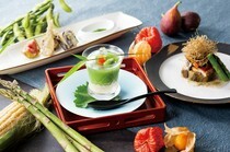 REN SKYTREE® VIEW RESTAURANT_品尝由四季时令的高级食材烹制而成，传统日本料理“帘会席”