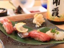 寿司割烹空海_使用严选金枪鱼，散发着优质脂肪美味的“大腹”和“中腹”