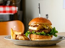 Craft Burger&Grill Jiro_风味&口感丰富，加了很多葱的“千住葱汉堡”
