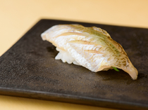 寿司 NAO㐂_将白身鱼的宝库——展现金泽的精髓！拥有上乘好滋味和口感的“时令白身鱼”