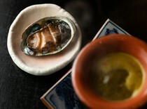 天妇罗 宫代_搭配鲍鱼肝和西京味噌酱汁的“鲍鱼涮涮锅”