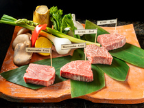 铁板烧 团居_尽享奢华的“松阪牛&神户牛肉的牛排美味大比拼”