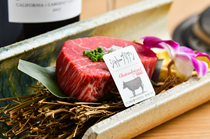 烤肉Minaho　购买一整头Shinkin牛_正因为买下一头牛才能品尝到难以买到的稀少部位『shikin牛的夏多布里昂』