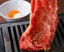 涩谷 和牛烤肉 USHIHACHI 極_招牌菜品 3秒炙烤、入口即化