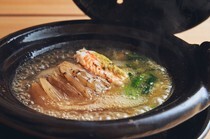银座  稻叶_夜晚厨师推荐的小锅“鱼翅  毛蟹 蛤蜊 山芹菜”