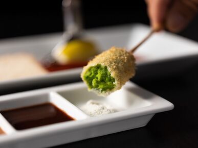 炸串与葡萄酒店 灯 Tou_菜肴