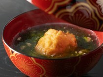 日本料理 乐精庵_被时令的香气和汤汁的温暖所包围。让人心安的「椀物」