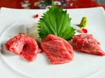 神户牛DAIA 雷门西店_享受神户牛本真美味直击味蕾的“神户牛炙烤牛肉刺身 三个拼盘（红肉／三角五花／板腱）”