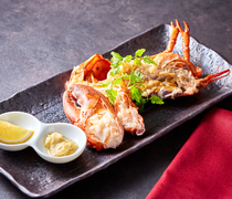 铁板烧与法式料理餐厅 aboz_能够品味“大龙虾活虾”浓厚醇香与鲜甜美味的“13,200日元套餐方案”