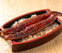 宇奈TOTO  铁板烧文字烧KOKOKIYO_使用一整条鳗鱼的奢侈盖饭『惊喜鳗鱼盖饭』