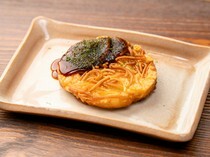 Okonomiyaki Matochan_将广岛烧油炸后食用，手掌大小，十分方便“炸广岛烧”