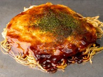 Okonomiyaki Matochan_沿用前代的烹饪方法持续制作经典的“肉鸡蛋面条广岛烧”