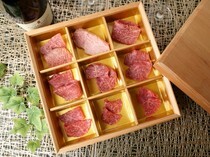 肉匠 隐秘式餐厅(烧肉SOSOMON别邸)_能够切实感受到肉本身美味的“特级牛肉木盒套餐”