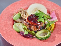 mahoroba 铁板 冲绳_法式料理大师制作的特色菜“罗西尼风格 鹅肝和熟成肉”