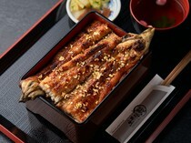 土井活鳗 金阁寺店_金阁寺店限定“豪华金箔一条鳗鱼盒饭”