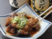 HONMACHI猪排×昭和内脏烧肉TENGU屋_【TENGU屋】特别推荐的招牌菜“炙烤牛肠”