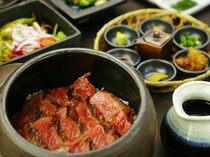 赤牛Dining yoka-yoka樱町店_浓厚的風味、同时又带有清淡的口感。人气菜品之一的“上 赤牛三吃”