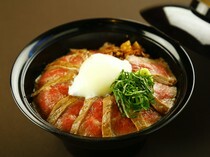 赤牛Dining yoka-yoka樱町店_这是人气第一的菜品。可以轻松品尝到品质高且新鲜的赤牛盖饭“上 赤牛盖饭”