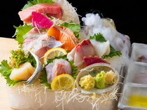 板前BAR LIVE・FISH・MARKET 新宿店_尽情享受盒子里的时令美味“厨师精选盒装刺身”